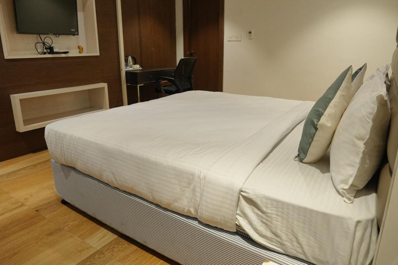 Hotel Konark Khammam Экстерьер фото